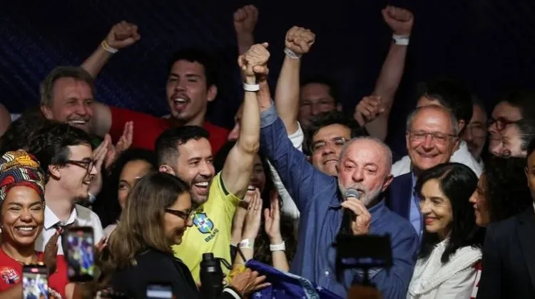 Precios libres y estaciones independientes como funciona el mercado brasileno y que esperan los expendedores del nuevo mandato de Lula