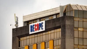Subsidiar o ajustar El debate politico tras la advertencia de RECOPE sobre el precio de la gasolina