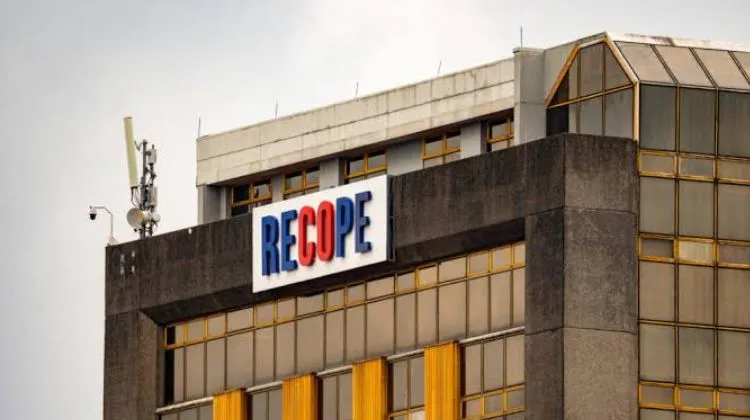 Subsidiar o ajustar El debate politico tras la advertencia de RECOPE sobre el precio de la gasolina